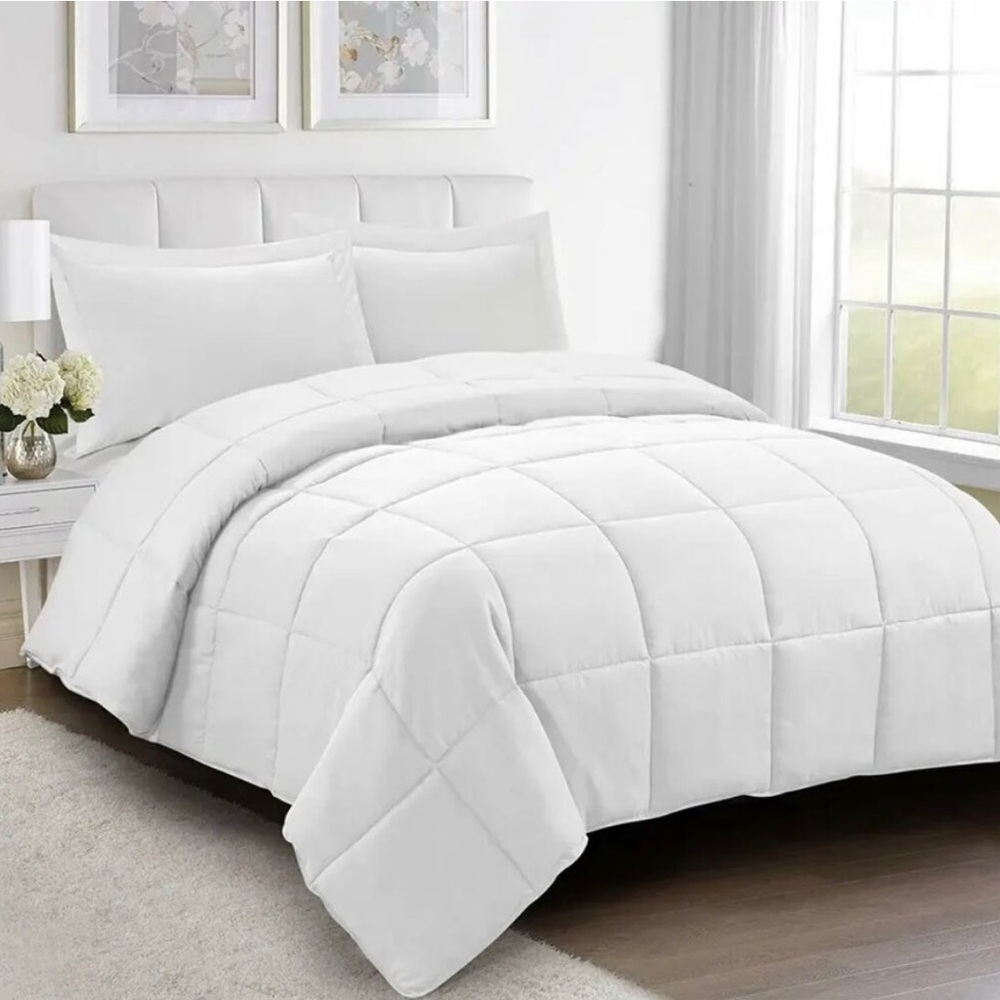 NWT Linen Spa Down Alternative Twin Comforter
